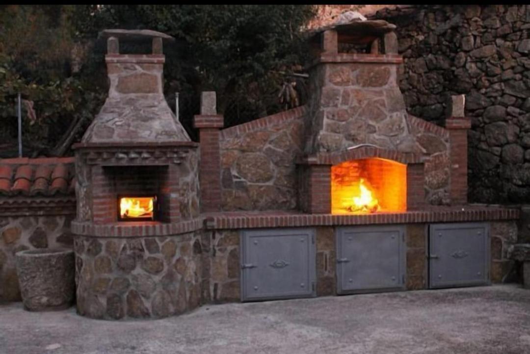 Vila El Cauce Navaluenga Exteriér fotografie